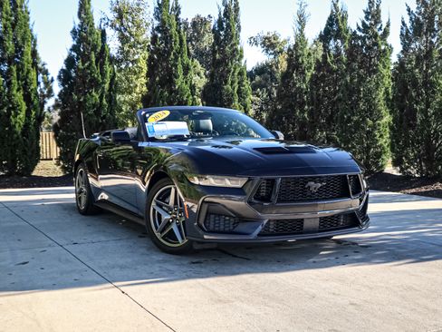 Used 2024 Ford Mustang GT Premium image 2