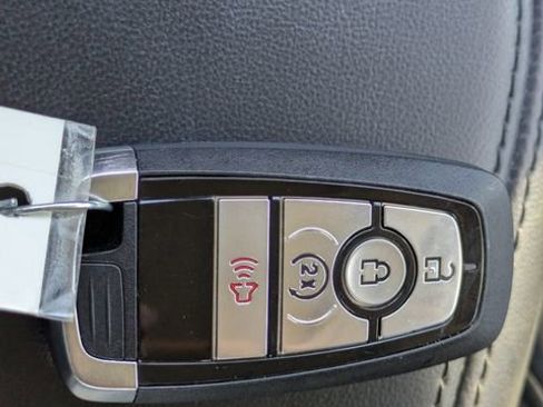 Used 2023 Ford Maverick Lariat w/ Lariat Luxury Package image 32