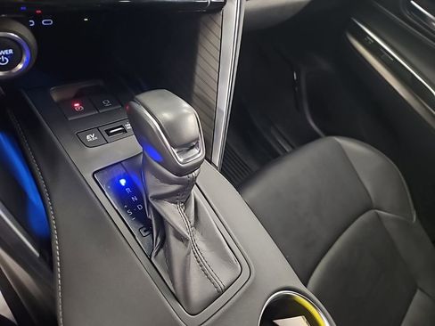 Used 2024 Toyota Venza XLE image 22