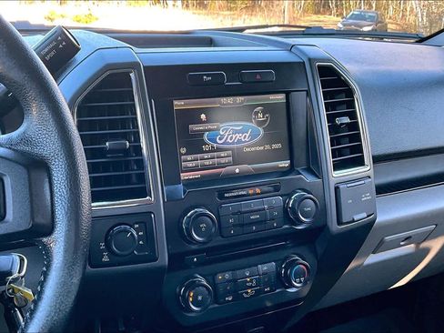 Used 2015 Ford F150 XLT w/ Equipment Group 302A Luxury image 6