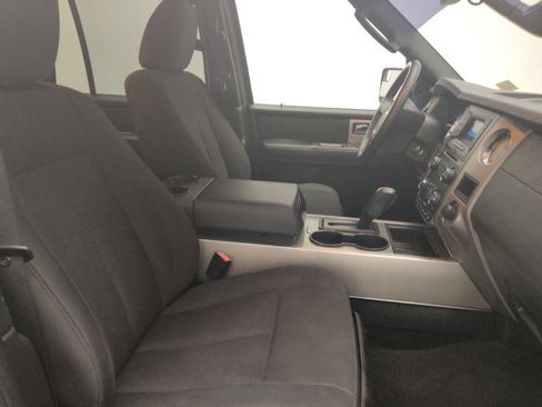 Used 2017 Ford Expedition XLT image 21
