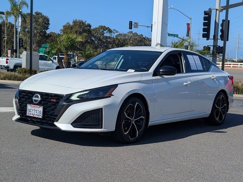 Used 2023 Nissan Altima 2.5 SR image 11