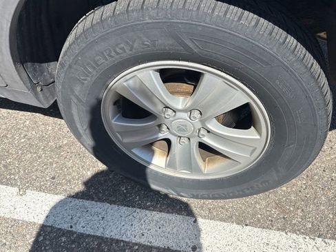 Used 2009 Saturn Vue XE image 4