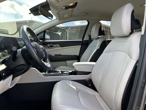 Certified 2024 Kia Sportage EX FWD image 13