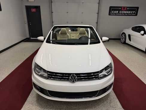 Used 2013 Volkswagen Eos Komfort FWD image 6