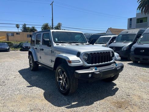 Used 2024 Jeep Wrangler Unlimited w/ Convenience Group AWD/4WD image 3