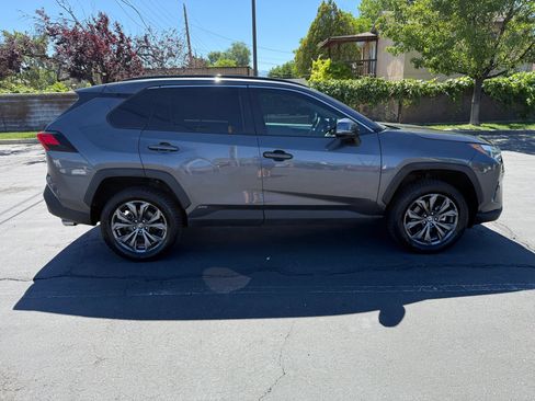 Used 2023 Toyota RAV4 XLE Premium AWD/4WD image 7