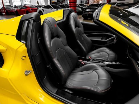 Used 2022 Ferrari F8 Tributo RWD image 39