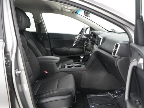 Used 2020 Kia Sportage LX AWD/4WD image 11