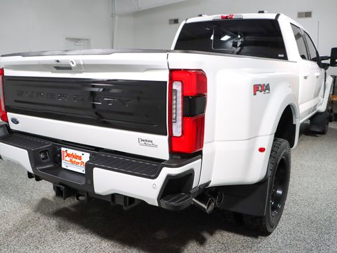Used 2025 Ford F450 Platinum w/ FX4 Off-Road Package image 7