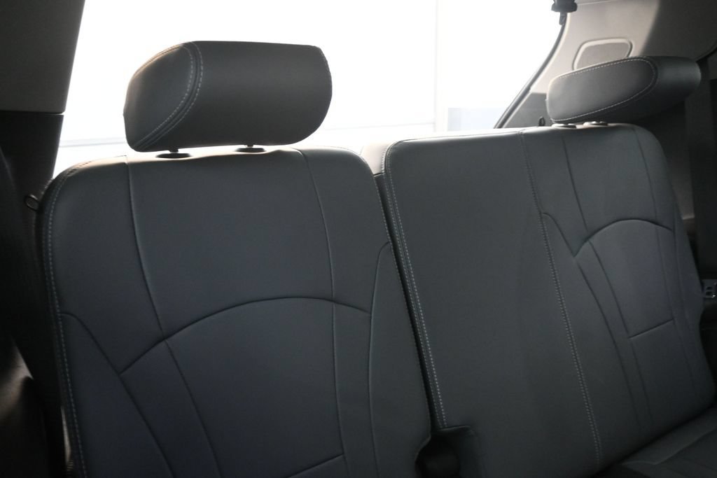 Used 2018 Buick Enclave Premium w/ LPO, Hit The Road Package FWD image 33