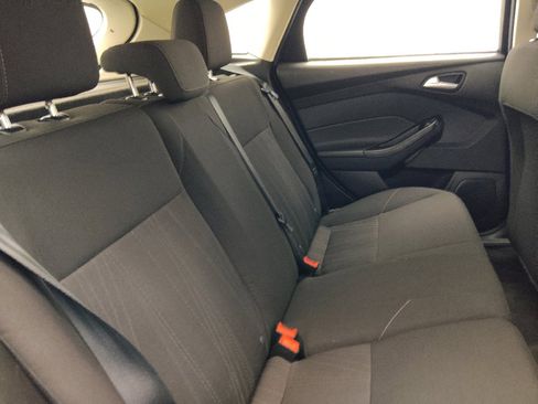 Used 2018 Ford Focus SE FWD image 19