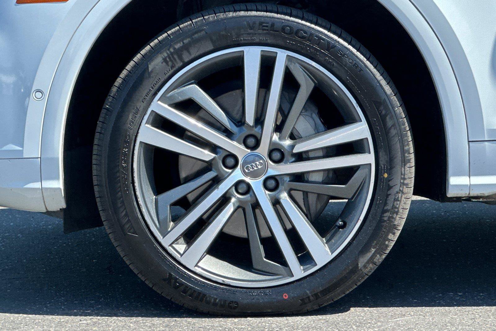 Used 2020 Audi Q5 e Prestige w/ Prestige Package AWD/4WD image 25