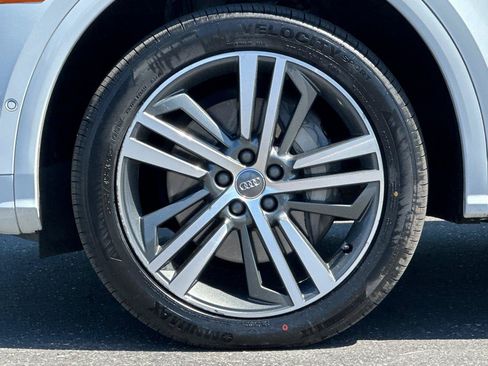 Used 2020 Audi Q5 e Prestige w/ Prestige Package AWD/4WD image 25