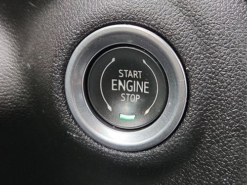 Used 2022 GMC Sierra 3500 SLT w/ SLT Convenience Package image 19