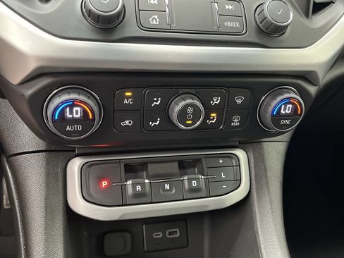 Certified 2023 GMC Acadia SLE w/ Driver Convenience Package FWD image 22