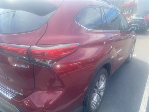 Used 2020 Toyota Highlander Platinum image 11