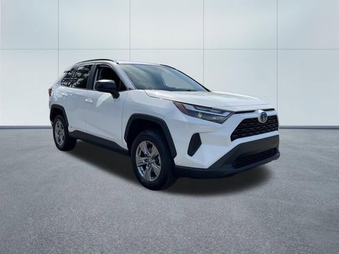 Used 2024 Toyota RAV4 LE image 4