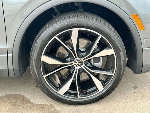 Used 2024 Volkswagen Tiguan SEL R-Line image 24