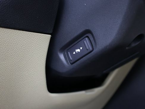 Used 2017 Ford Explorer Limited FWD image 18