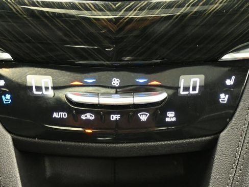 Used 2020 Cadillac XT6 Premium Luxury AWD/4WD image 19