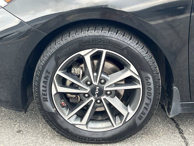 Used 2023 Kia Forte LXS w/ LXS Technology Package FWD image 34