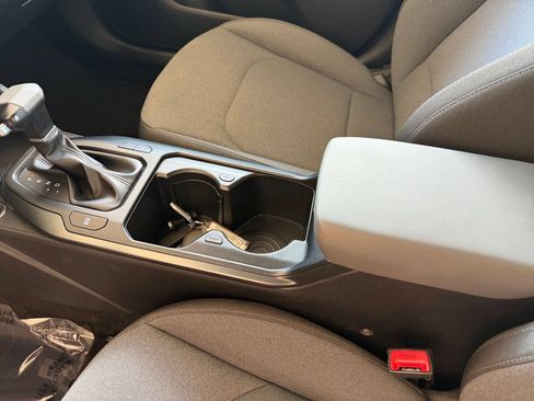 Used 2025 Kia K4 FWD image 40