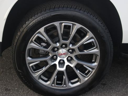 Used 2025 GMC Yukon XL Denali image 43