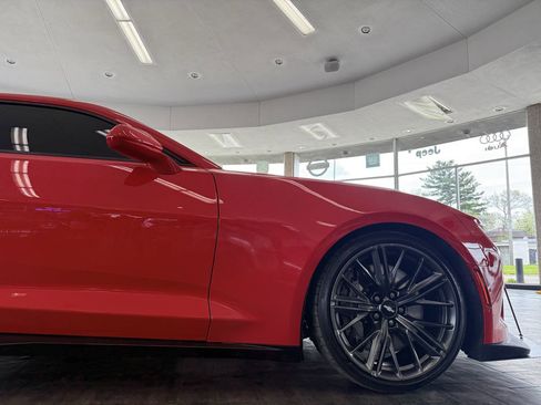 Used 2018 Chevrolet Camaro ZL1 RWD image 11