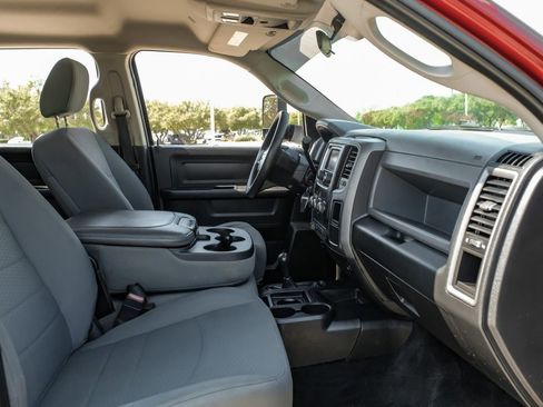 Used 2017 RAM 3500 Tradesman w/ Chrome Appearance Group image 32