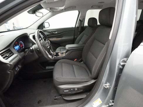 Certified 2023 GMC Acadia SLE w/ Driver Convenience Package image 7