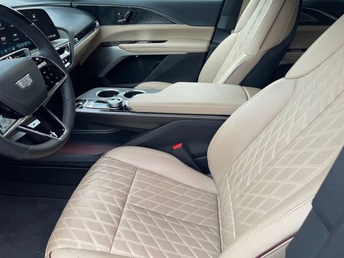 Used 2024 Cadillac Lyriq Luxury w/ Nappa Leather Package image 9