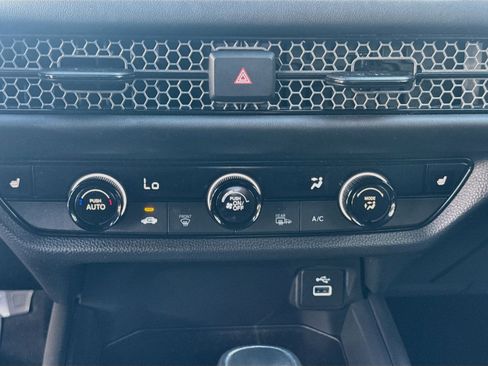 Certified 2025 Honda HR-V Sport image 14