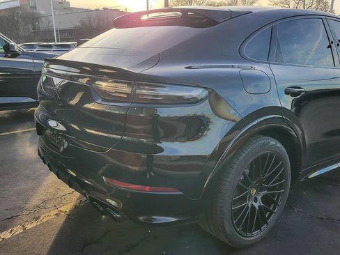 Used 2022 Porsche Cayenne GTS image 6