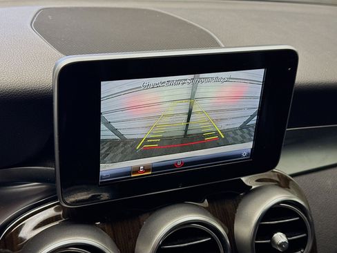 Used 2019 Mercedes-Benz GLC 350e 4MATIC image 9