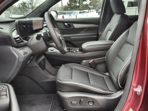 Used 2025 Buick Enclave Preferred w/ Power Package image 19