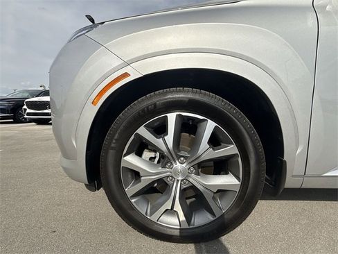 Certified 2022 Hyundai Palisade Limited w/ Winter Package image 10