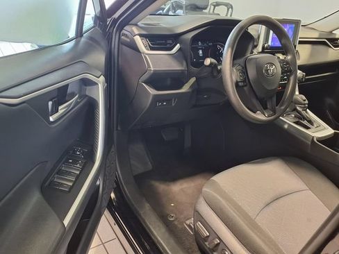 Used 2025 Toyota RAV4 XLE FWD image 6