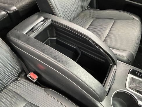 Used 2019 Toyota Highlander Plus FWD image 10