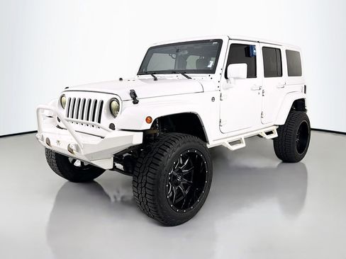 Used 2012 Jeep Wrangler Unlimited Sahara w/ Connectivity Group AWD/4WD image 3