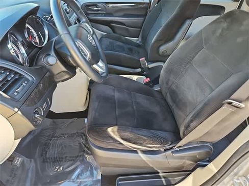 Used 2013 Dodge Grand Caravan SE image 16