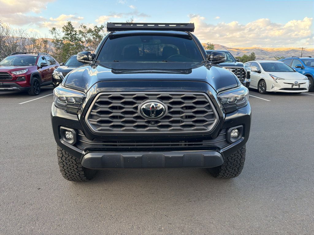 Used 2022 Toyota Tacoma TRD Off-Road w/ TRD Premium Off Road Package AWD/4WD image 12