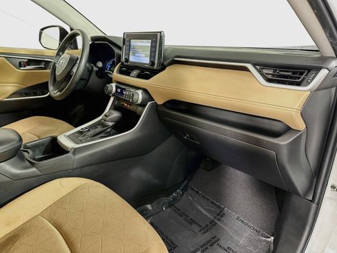 Certified 2022 Toyota RAV4 XLE AWD/4WD image 28