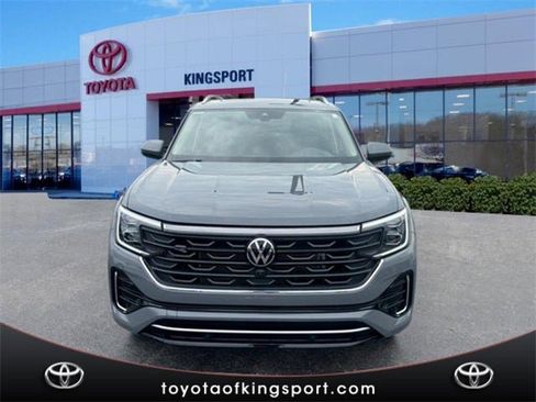 Used 2025 Volkswagen Atlas SEL Premium R-Line image 8
