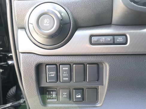 Used 2021 Nissan Titan PRO-4X w/ Pro-4x Convenience Package AWD/4WD image 13