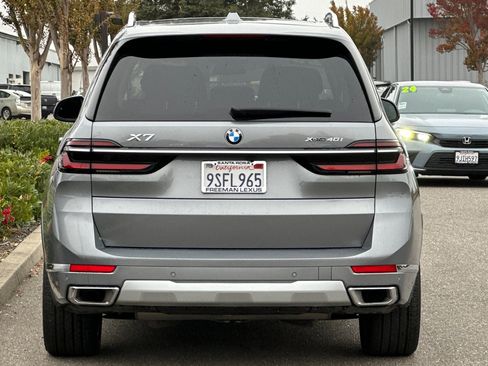 Used 2025 BMW X7 xDrive40i w/ Premium Package image 5