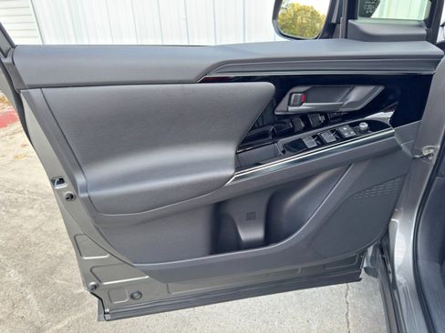 Used 2023 Toyota bZ4X Limited image 41