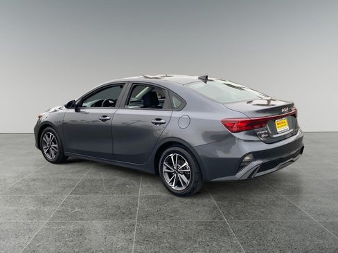 Used 2024 Kia Forte LXS FWD image 3