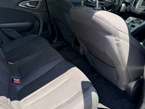 Used 2015 Chrysler 200 Limited w/ Convenience Group FWD image 5