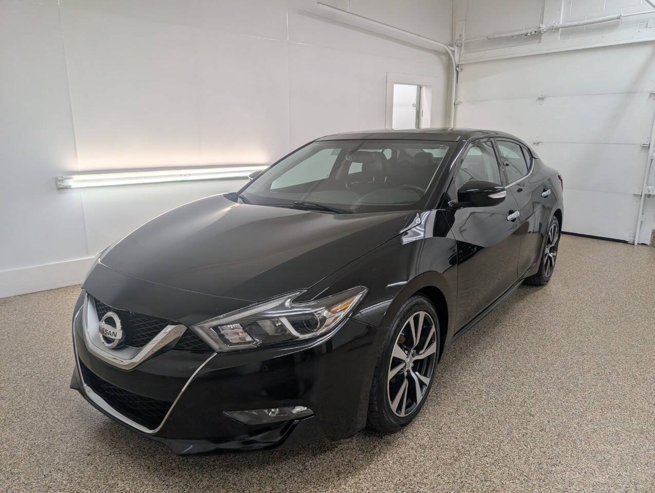 Used 2017 Nissan Maxima 3.5 SL FWD image 2